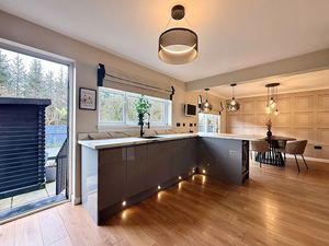 Photo 18- click for photo gallery